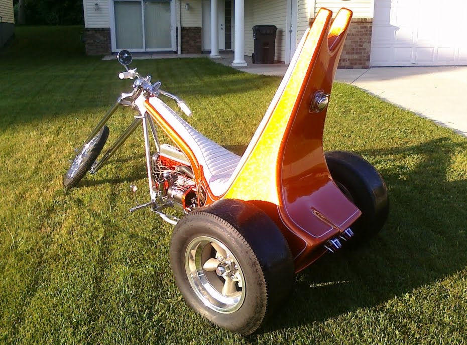 SHOW & GO CYCLE SHOP: Mark Moriarty's Roth Style Glass Body Trike